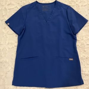 FIGS Scrubs Casma Three-Pocket Scrub Top